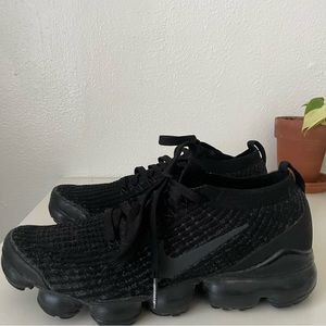 NIKE AIR VAPORMAX FLYKNIT RUNNING SHOES